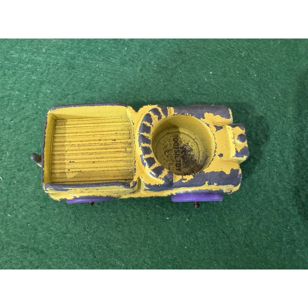 1967 Tootsietoy Yellow Pickup Truck Diecast‎ – Chicago USA Vintage Toy Car